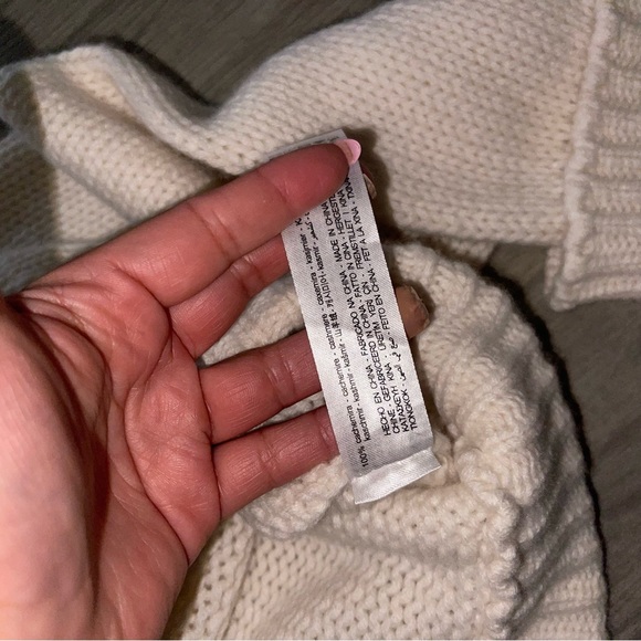 Zara x Kaia Gerber | NWT! 100% Cashmere Turtleneck Cream Sweater Sz: M/L - Picture 4 of 5